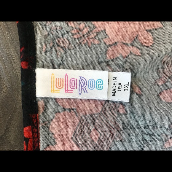BNWT XXXL Floral Lularoe Classic Tee - Picture 3 of 5
